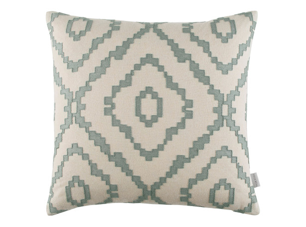 VNC3253-06-sami-cushion-shaker_00
